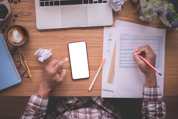 Improve Your Financial Health: A Guide to Understanding Spending Habits