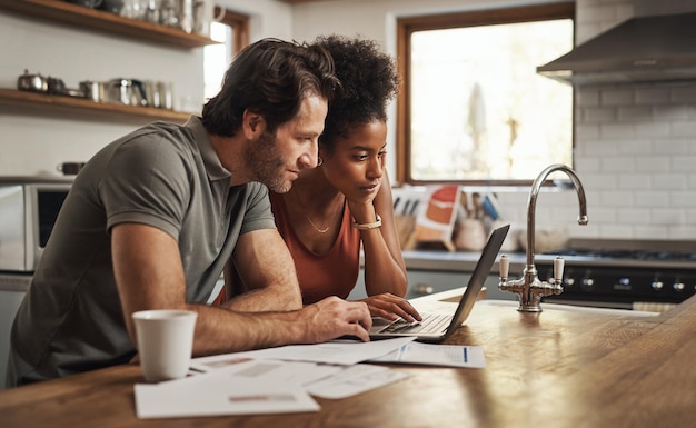 How to Talk Finances with Your Partner: An Open Communication Guide