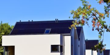 New Federal Tax Credits for Energy Efficiency: Homeowners Guide for 2025 - Cover Image