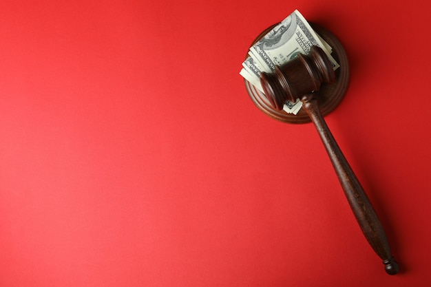 New Minimum Wage Law for Federal Contractors: Impact & Implementation