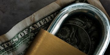 Federal Reserve Rate Hike: Consumer Impact & Financial Strategies - Cover Image